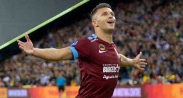 更凸显了球 更凸显了球